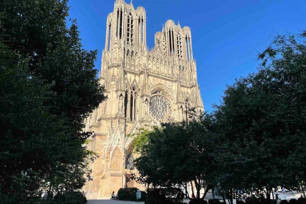 Апартаменти Superbe Loft 100M2 Proche Cathedrale Avec Parking Реймс Екстер'єр фото